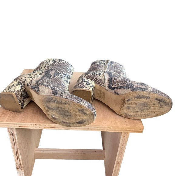 Urban Outfitters Women's Snakeskin Print Booties - Size 8 - Picture 4 of 5